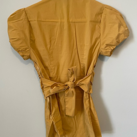 BCBGMaxazria Mustard Top - Picture 4 of 5